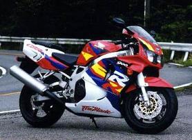 前のバイク CBR900RR