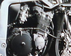 GSX-R750 油冷エンジン