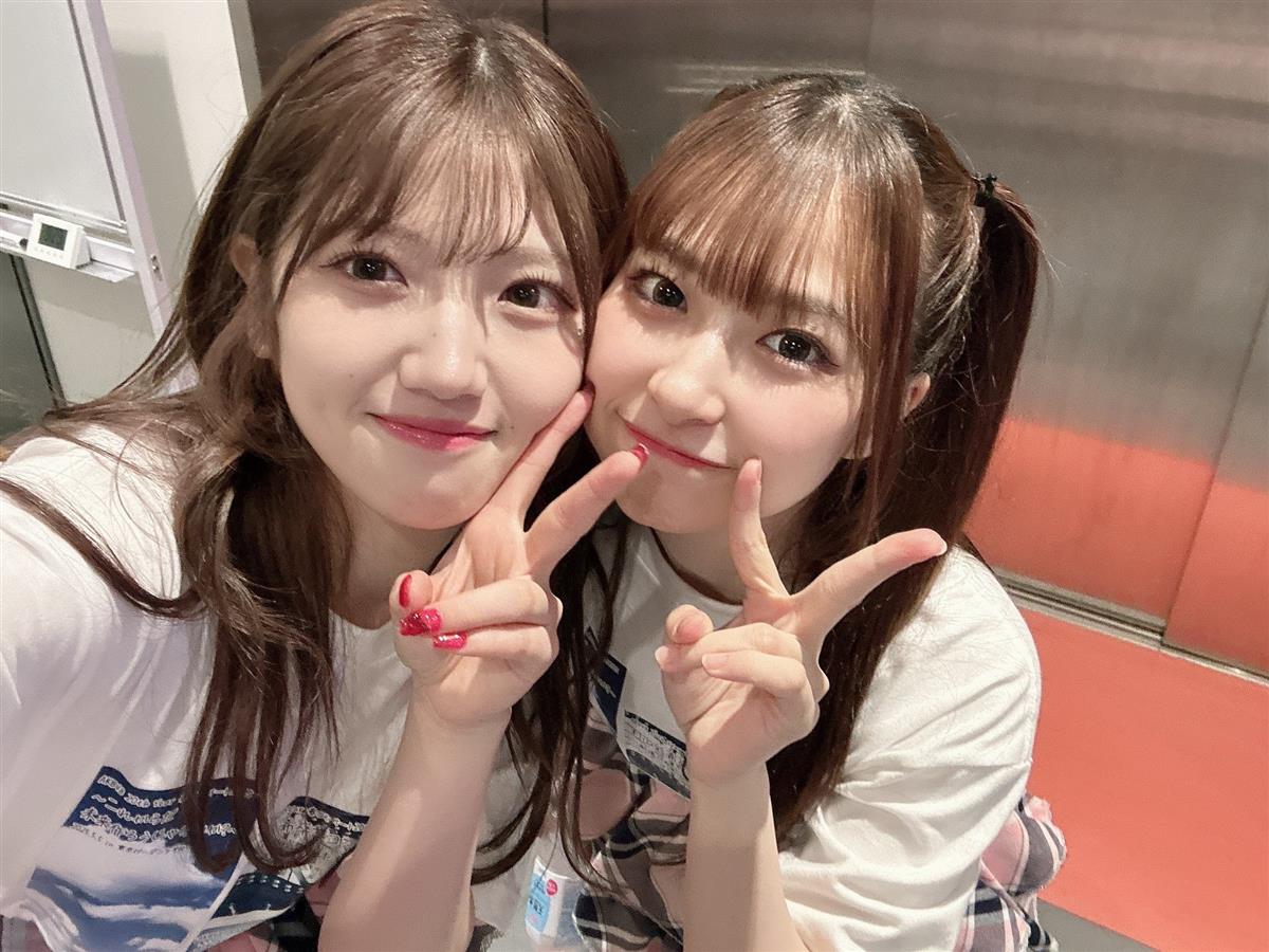 村山彩希(左)と橋本陽菜