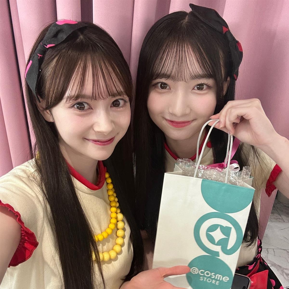 伊藤百花(左)と白鳥沙怜