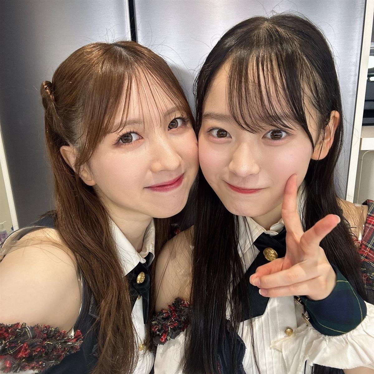 永野芹佳(左)と永野芹佳