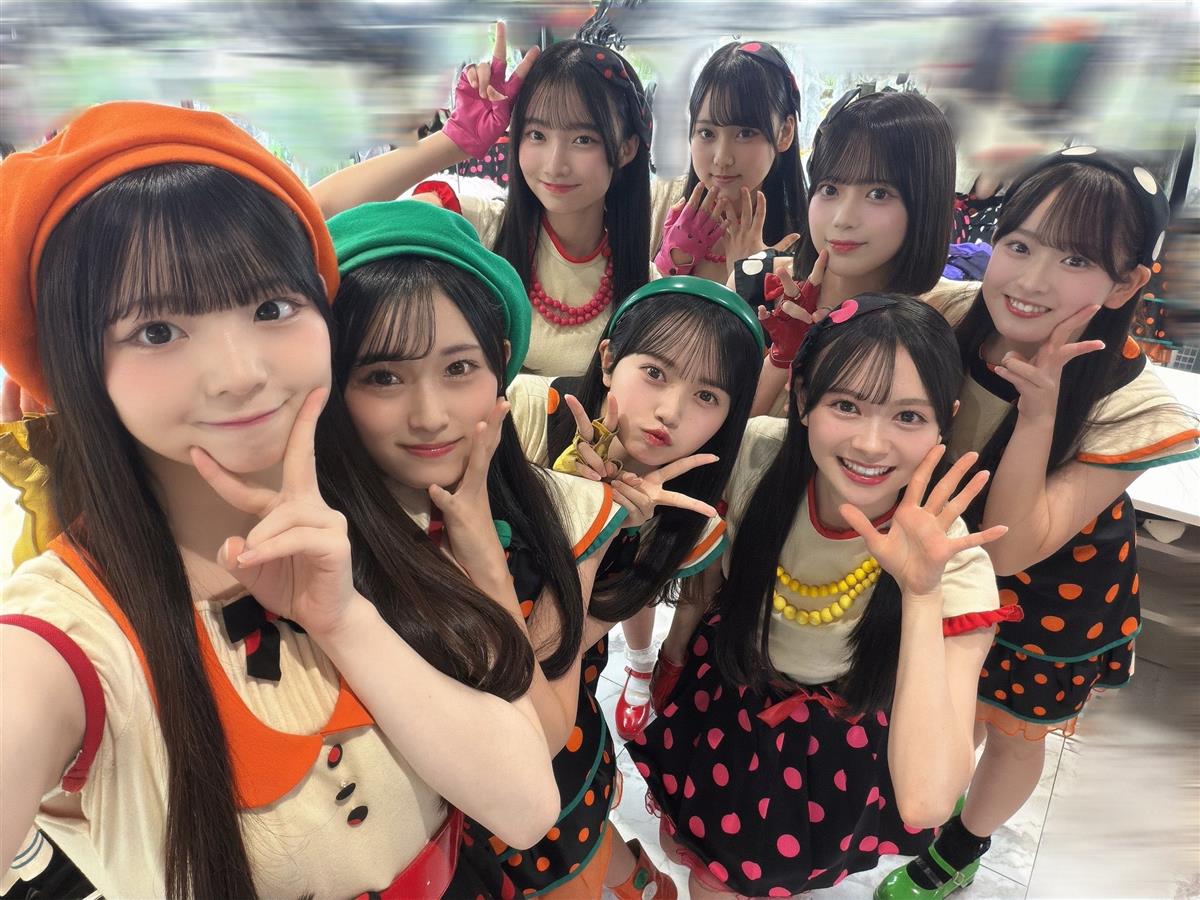 大賀彩姫(左端)と全出演者