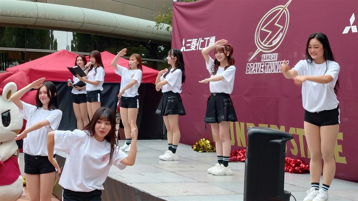 サンダーススクエアステージ