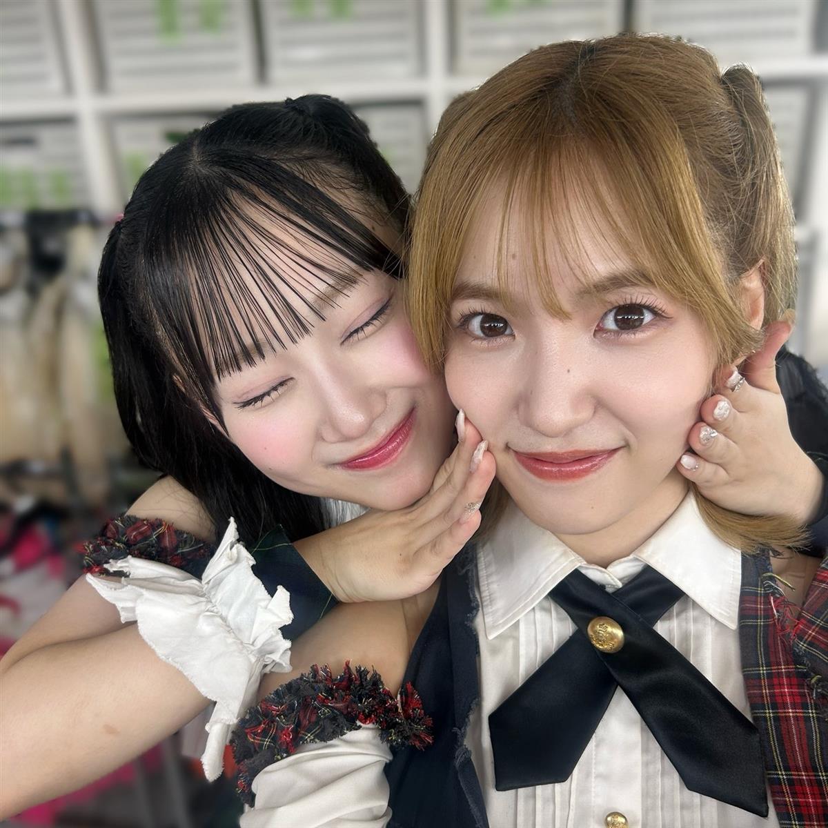 下尾みう(右)と徳永羚海