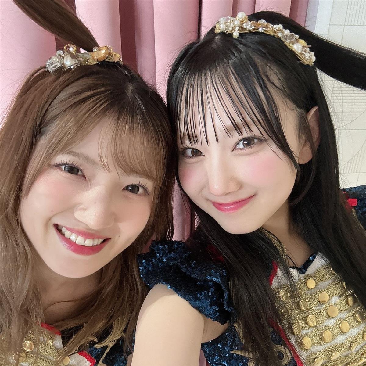 村山彩希(左)と徳永羚海