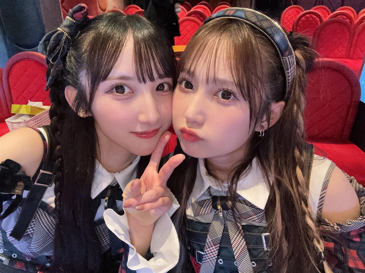 長友彩海(左)と鈴木くるみ 長友彩海(左)と鈴木くるみ